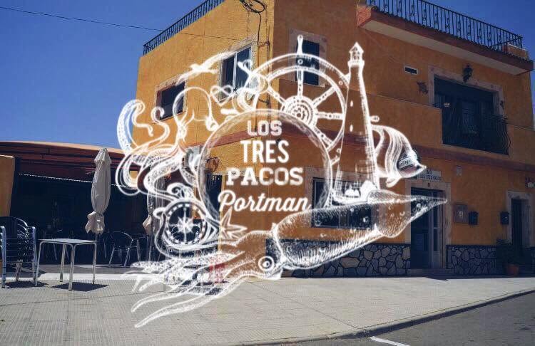 Fachada amarilla de Los Tres Pacos: así reconocerás el local